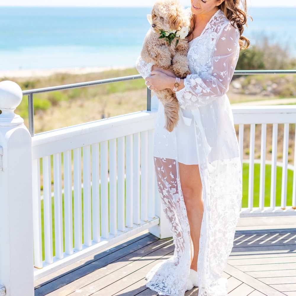 Le Rose bridal robe. Size L. Brand new condition